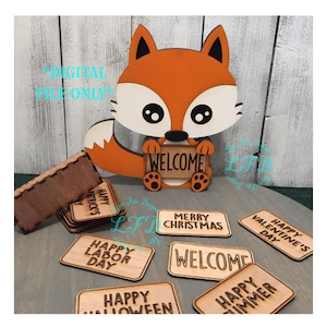 Freestanding Fox with Interchangeable Signs