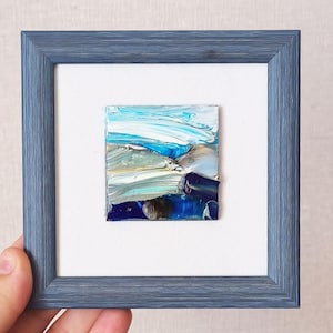 Mini pintura al óleo azul, paisaje marino abstracto pequeño, marco de 5x5, pintura original de arte diminuto, obra de arte con textura pequeña, bellas artes, arte mural minimalista