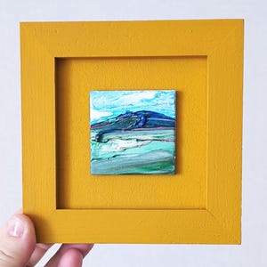 Cuadro abstracto pequeño, miniarte amarillo enmarcado, 5 x 5, obra de arte en miniatura con montaje al óleo, cuadro texturizado cuadrado moderno, decoración azul