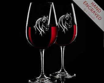 Set van 2 wijnglazen paard | Op maat met de hand geëtst met je naam | Cadeau paardenliefhebber | Glaswerk paardenhoofd | Paardensportcadeau