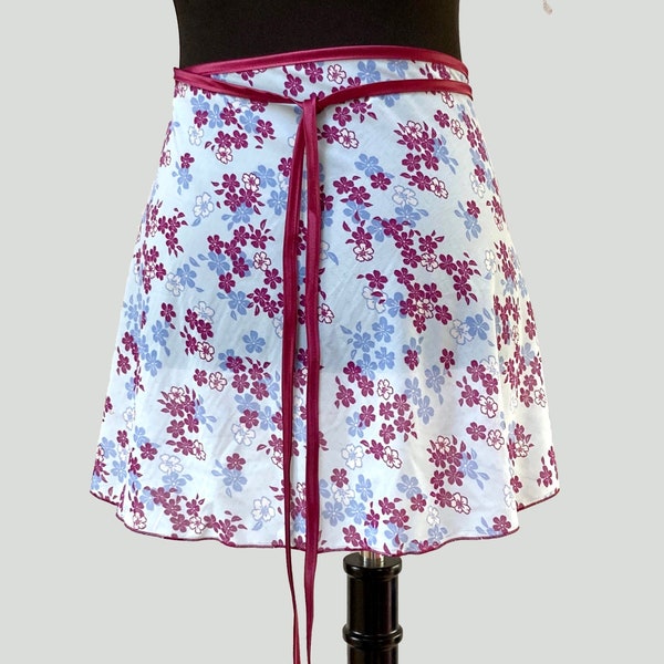 Fresh Flowers! Ballet skirt made of stretch chiffon, light blue with flowers and purple ribbon