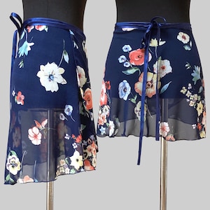 Jupe Fille Frenchi Taille S - Bleue à Motifs Floraux - 100% Rayonne - Très Bon état