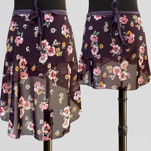 Ballett-Rock, alle Längen bis XXL+, Chiffon aubergine mit Muster aus Blumen, elastisches Band aus Falzgummi, knitterfrei