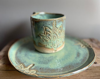 Vaisselle en céramique verte, poterie faite à la main
