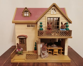 Retired Calico Critters Sylvanian families Bluebell Cottage Fully Furnished Plus Cottontail Rabbit family