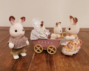 Retired Calico Critters Sylvanian families Bluebell Cottage Fully Furnished Plus Cottontail Rabbit family