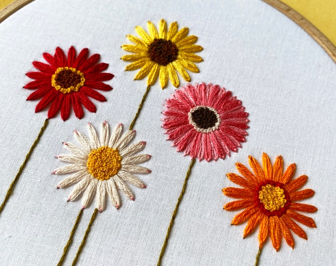 Beginners Flowers Embroidery Kit | Beginners Embroidery | Bridgerton inspired embroidery | Floral Embroidery | Linen Embroidery Flowers