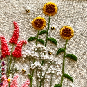 Jardin anglais avec motif de broderie d&#39;abeilles, paquet de tissu, tissu et instructions UNIQUEMENT