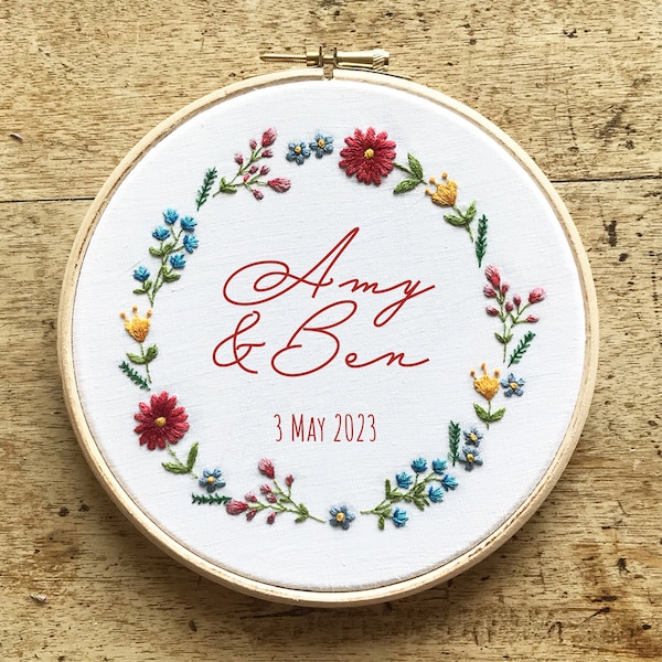 NOUVEAU kit de broderie de bordure florale de mariage ou de nouveau bébé | kit de broderie message personnel | cadeau de mariage | nouveau cadeau de bébé | cadeau de naissance