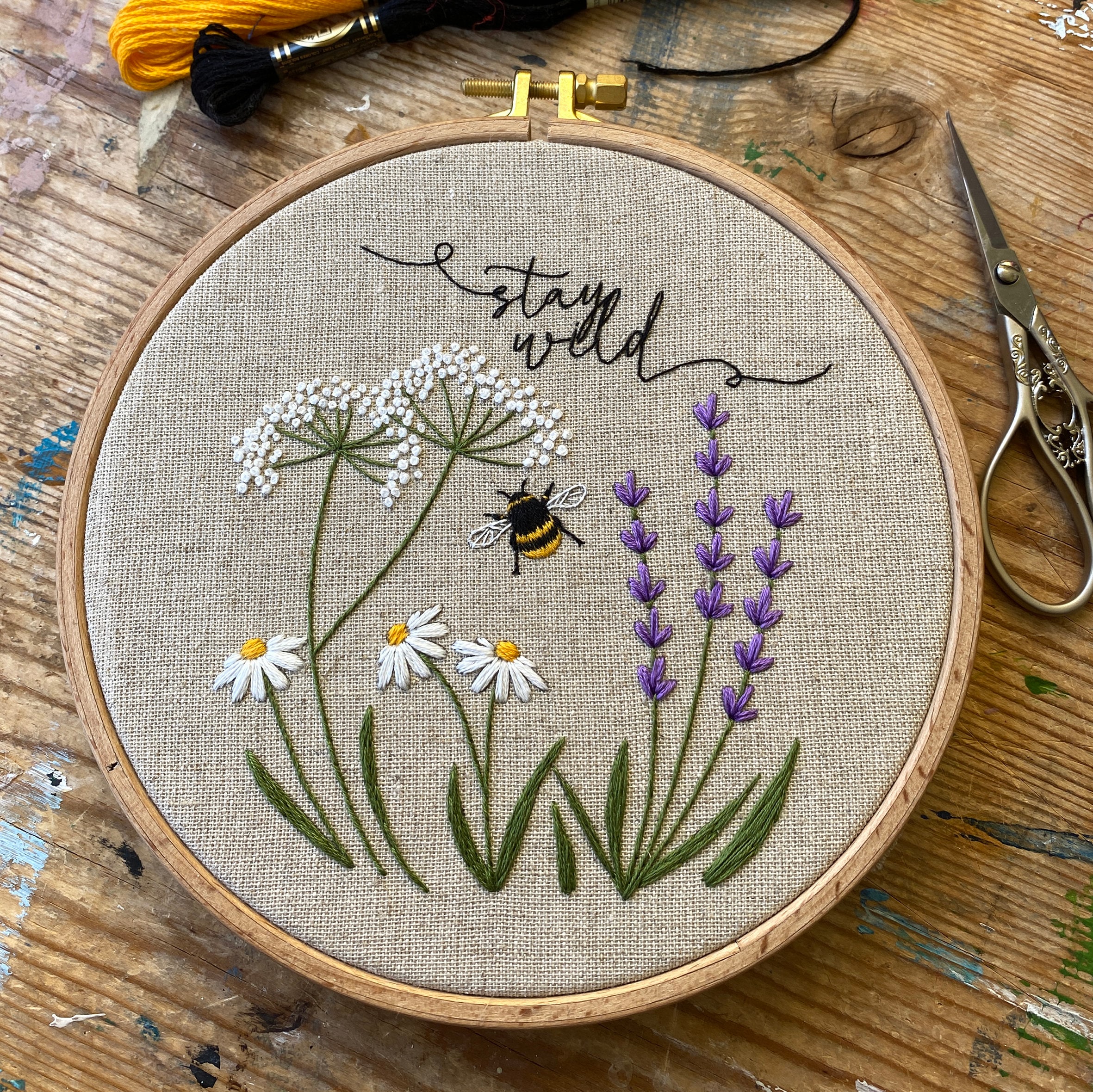 Wild Flowers & Bee Linen Embroidery Kit Floral Embroidery - Etsy