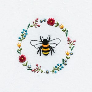 Floral Bee Embroidery Pattern | Bee Embroidery Pattern | Flowers Embroidery Pattern | Embroidery Tutorial | DIY Embroidery Pattern | Sewing