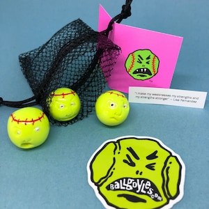 Palline da softball fatte a mano: talismano portafortuna