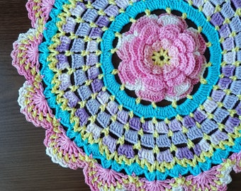 Napperon au crochet mandala rose 3D, décoration d'intérieur bohème ronde colorée