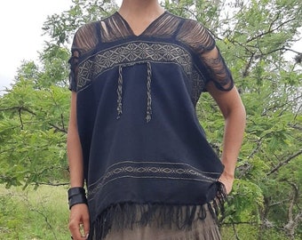 V-hals Frayed Huipil, handgemaakt op weefgetouwen. Dameskleding in Boho-stijl, fris en licht. Ideaal cadeau voor vrouwen.