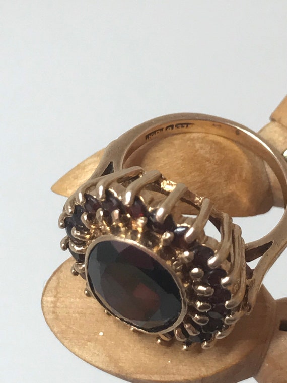 9ct solid gold vintage garnet solid gold ring 196… - image 5