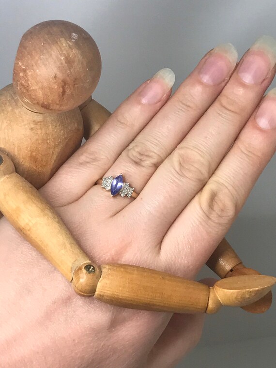 Vintage tanzanite solid gold ring  9ct solid yell… - image 10