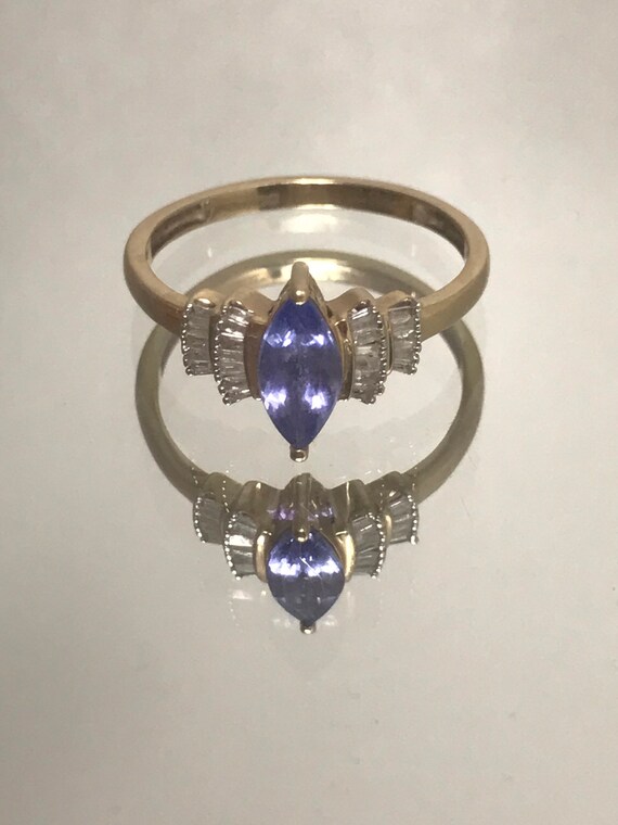 Vintage tanzanite solid gold ring  9ct solid yell… - image 4