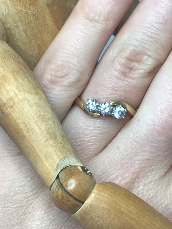 18ct diamond trilogy ring solid gold ring Size O … - image 2