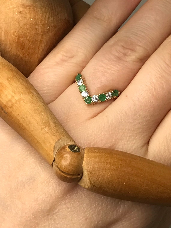 Emerald vintage wishbone ring solid gold green si… - image 5