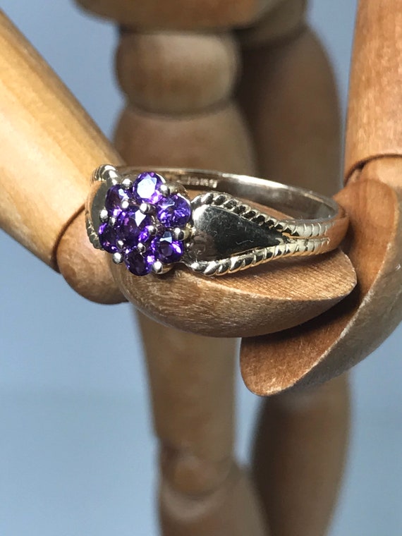 Amethyst cluster ring 9ct solid gold vintage ring… - image 4