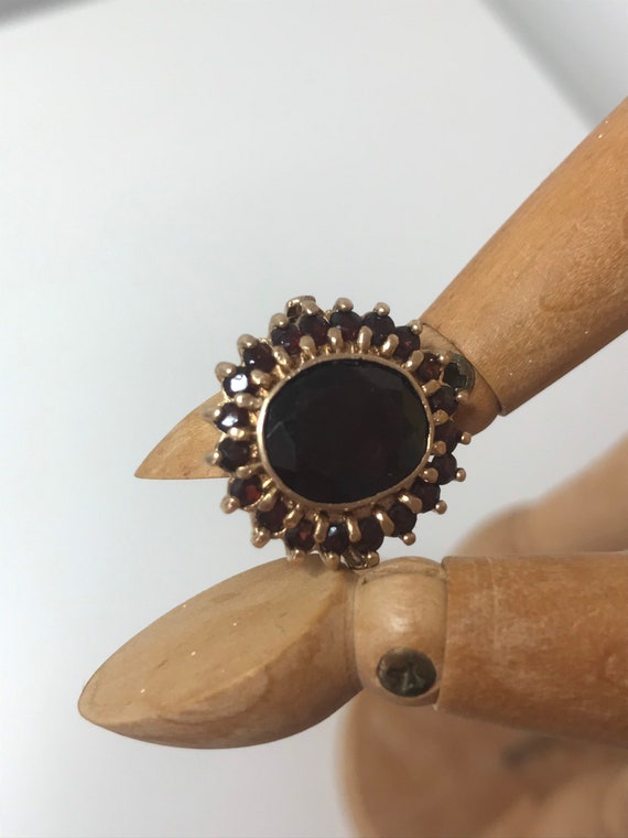 9ct solid gold vintage garnet solid gold ring 196… - image 6
