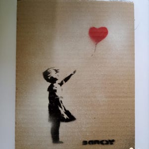 Originalkarton Dismaland Banksy kleines Mädchen mit rotem Luftballon
