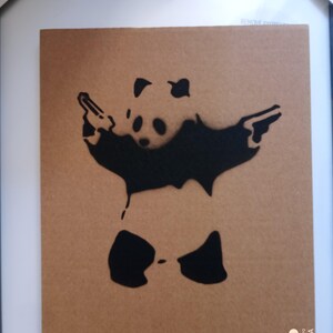 Original Dismaland carton Banksy avec papiers et cadre