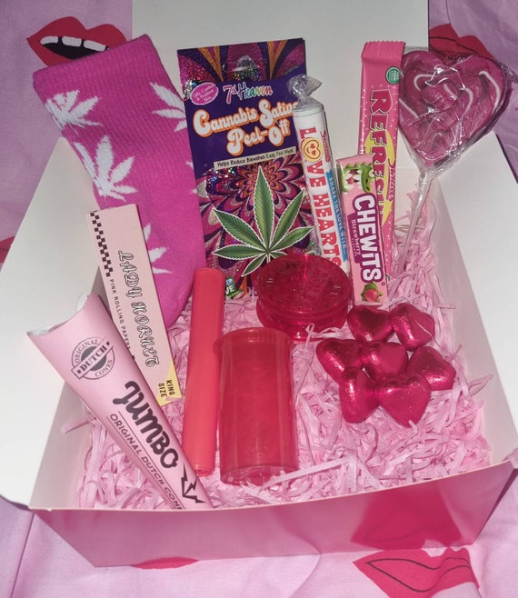 The Best Gifts for Stoners • 💐 Cannabis Flowers Wrapping Paper – KushKards