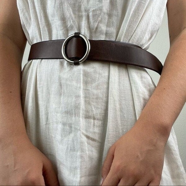 Vintage brown minimalist leather belt