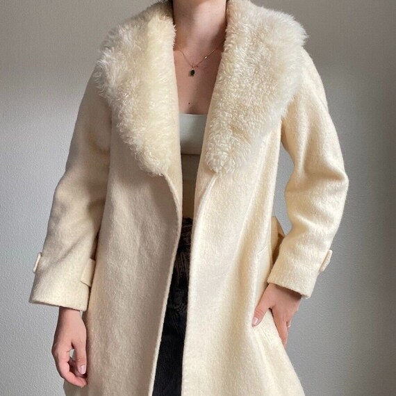 Vintage 1970s Womens White Wool Country Pacer Flu… - image 10