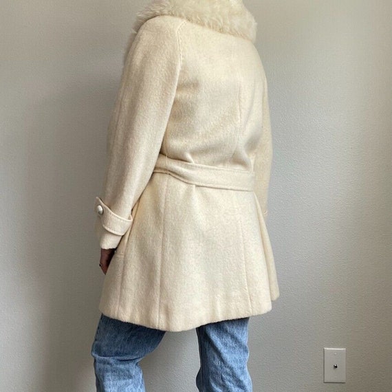 Vintage 1970s Womens White Wool Country Pacer Flu… - image 4
