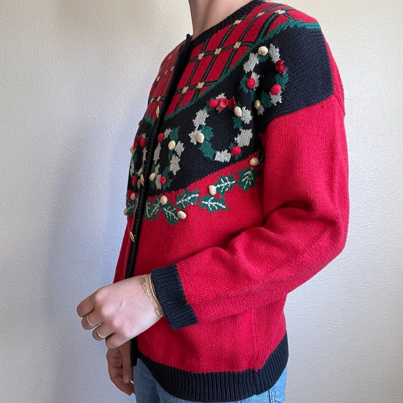 Vintage 90s Womens Norton McNaughton Red Christmas Wreath Novelty Cardigan Sz L image 4