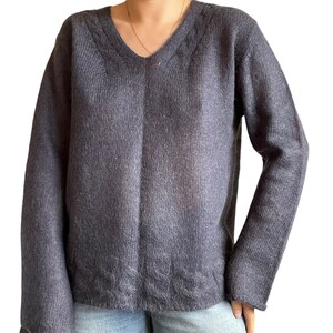 Vintage 90s Womens Mohair Blend Dusty Purple Fluffy Lightweight V Neck Sweater