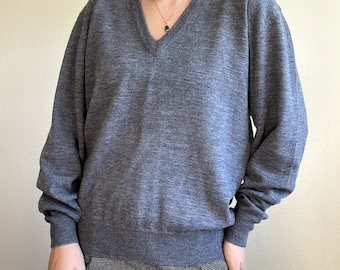 Vintage Mens Gray 100% Merino Wool V Neck Minimalist Lightweight Sweater Sz XL