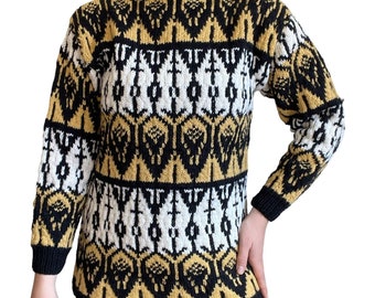 Vintage 1970s Womens Hand Knit Chunky Nordic Fair Isle Wool Geometric Sweater