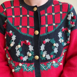 Vintage 90s Womens Norton McNaughton Red Christmas Wreath Novelty Cardigan Sz L image 7