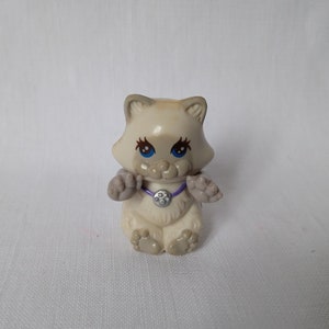 Littlest Pet Shop Kenner Vintage &quot;Cutesy Kittens with Kitten Playhouse&quot; Figure 1993 Collectible Retro Toy Littlest Petshop