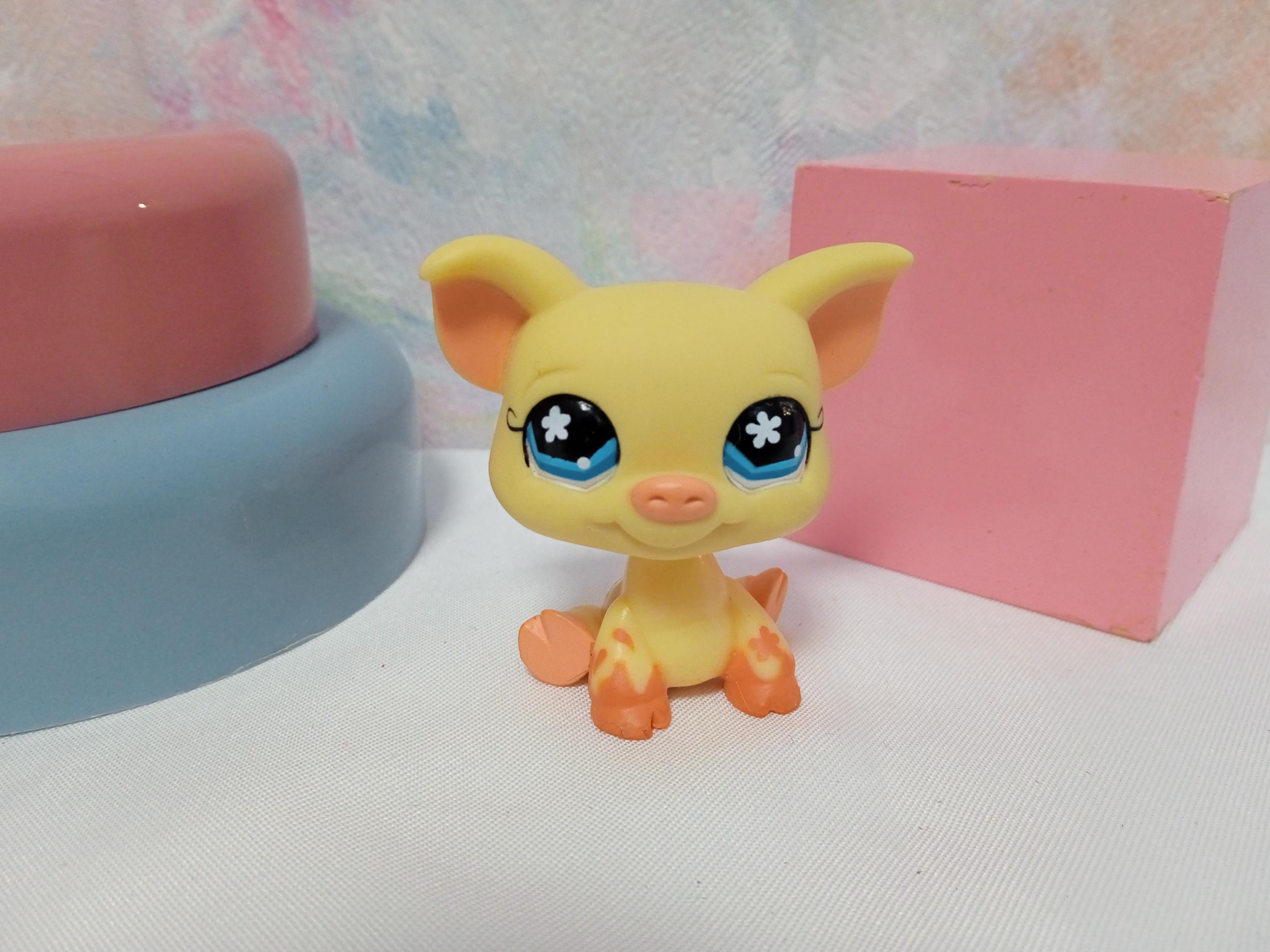 Littlest Petshop Hasbro Figure #475 Pig Collection Toy Retro