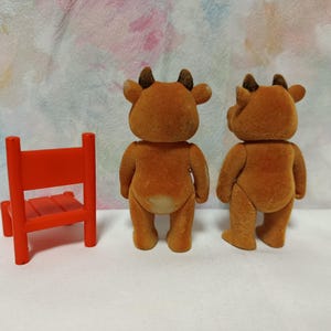 Skogsfamiljer Simba Kor retroleksakskollektion babykalikådjur Sylvanian-liknande Petits Malins Mapletown Maple Town bild 2
