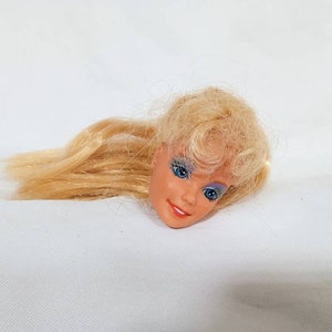 MATTEL Tête à coiffer Barbie Blonde pas cher 