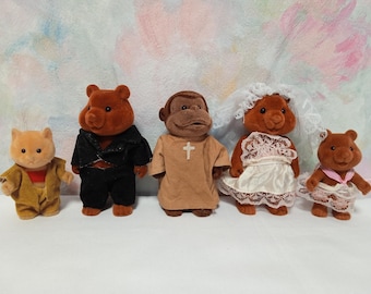 Skogsfamiljer, Simba, Björnarnas bröllop, Retroleksakskollektion, Kalikåungar, Sylvanian-familjer, Små rackare, Mapletown, Maple Town
