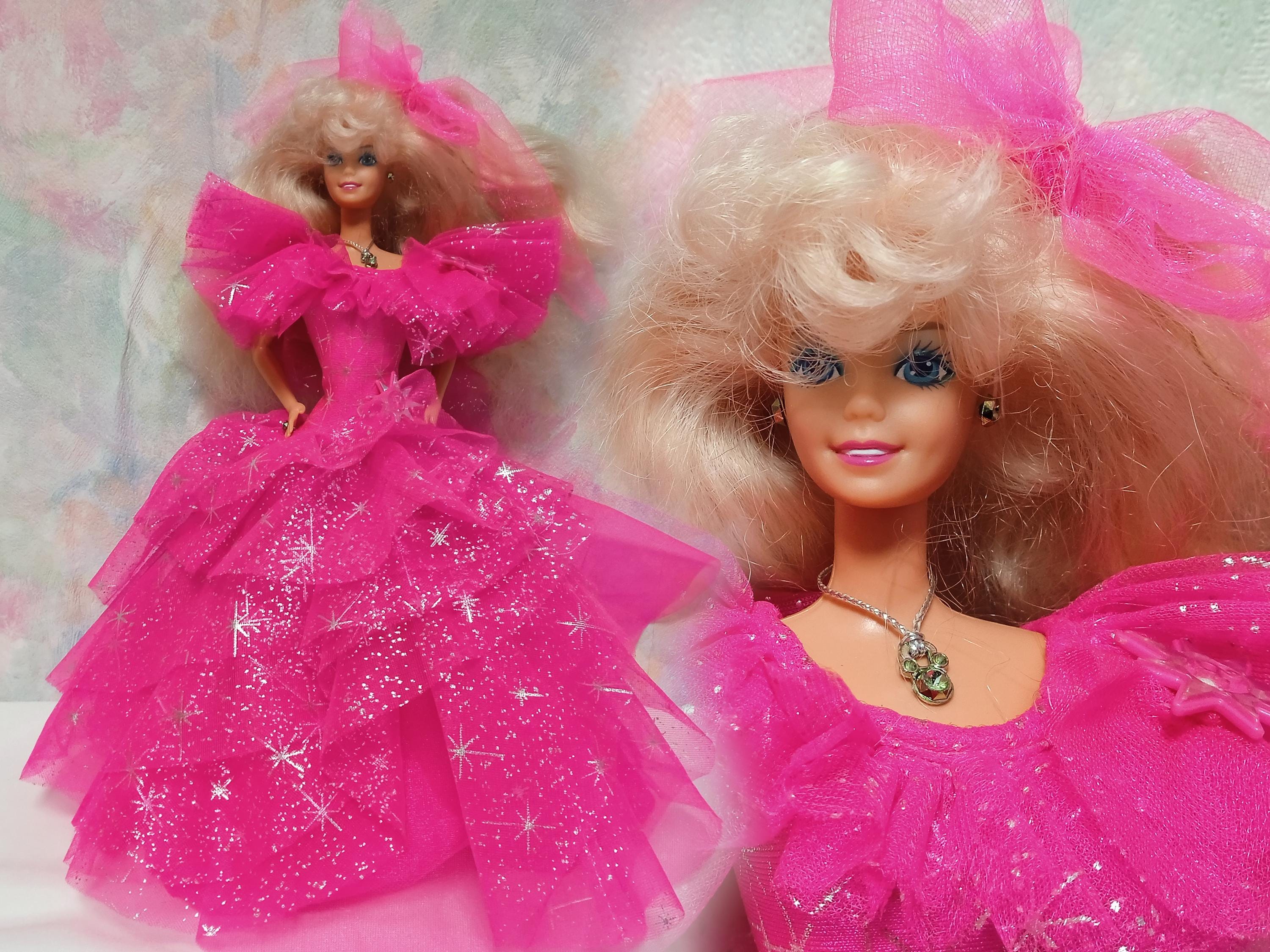 Dress Barbies Worth Money Happy Holidays Barbie Dolls Worth