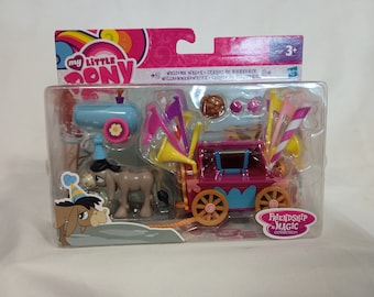 Mein kleines Pony G4 Friendship is Magic „Welcome Wagon with Cranky Doodle Donkey“ aus der Hasbro-Kollektion