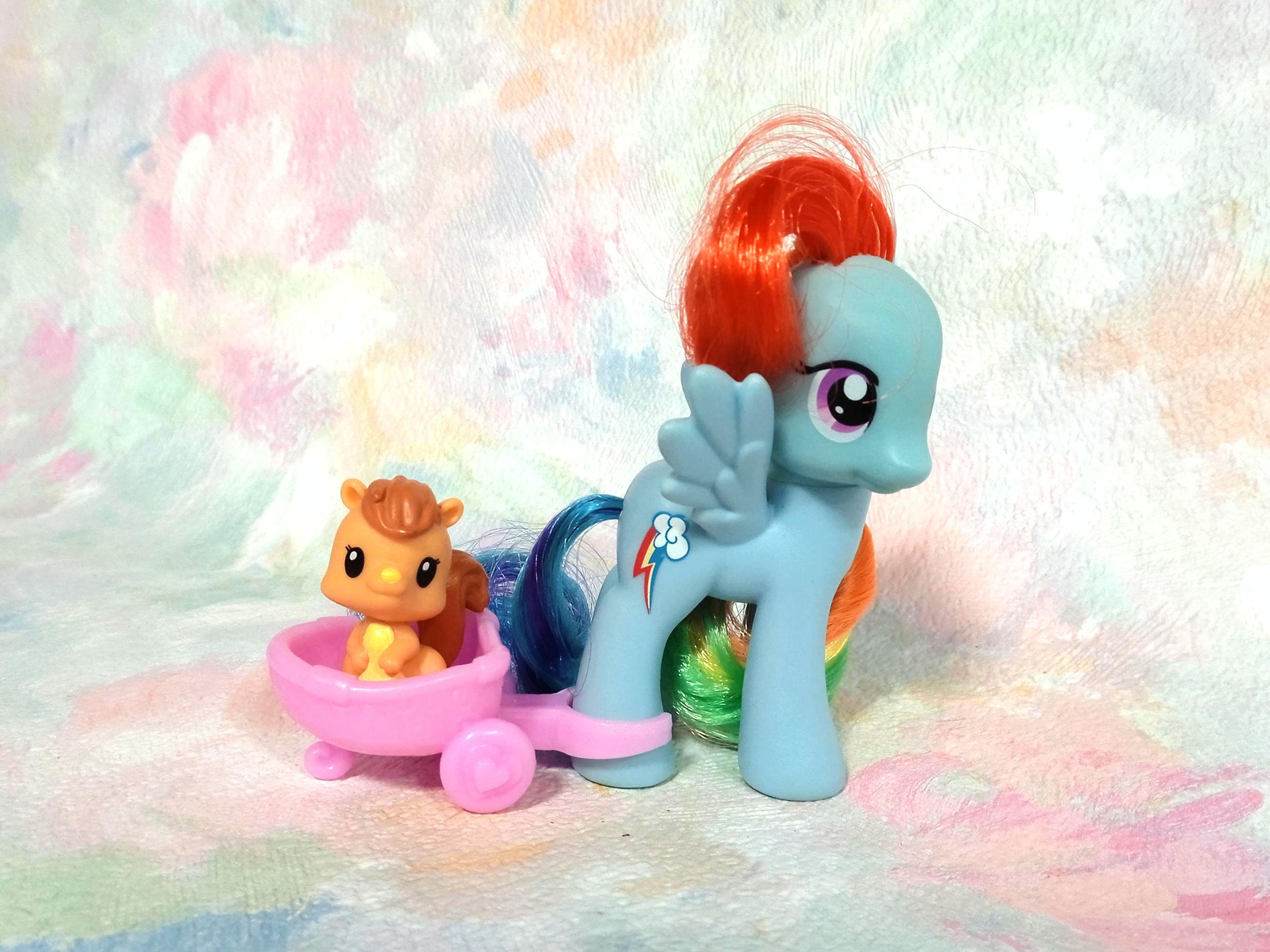 My little pony G4 Friendship is Magic Rainbow Dash and Squirrel pet MLP  FIM collection jouet rétro baby