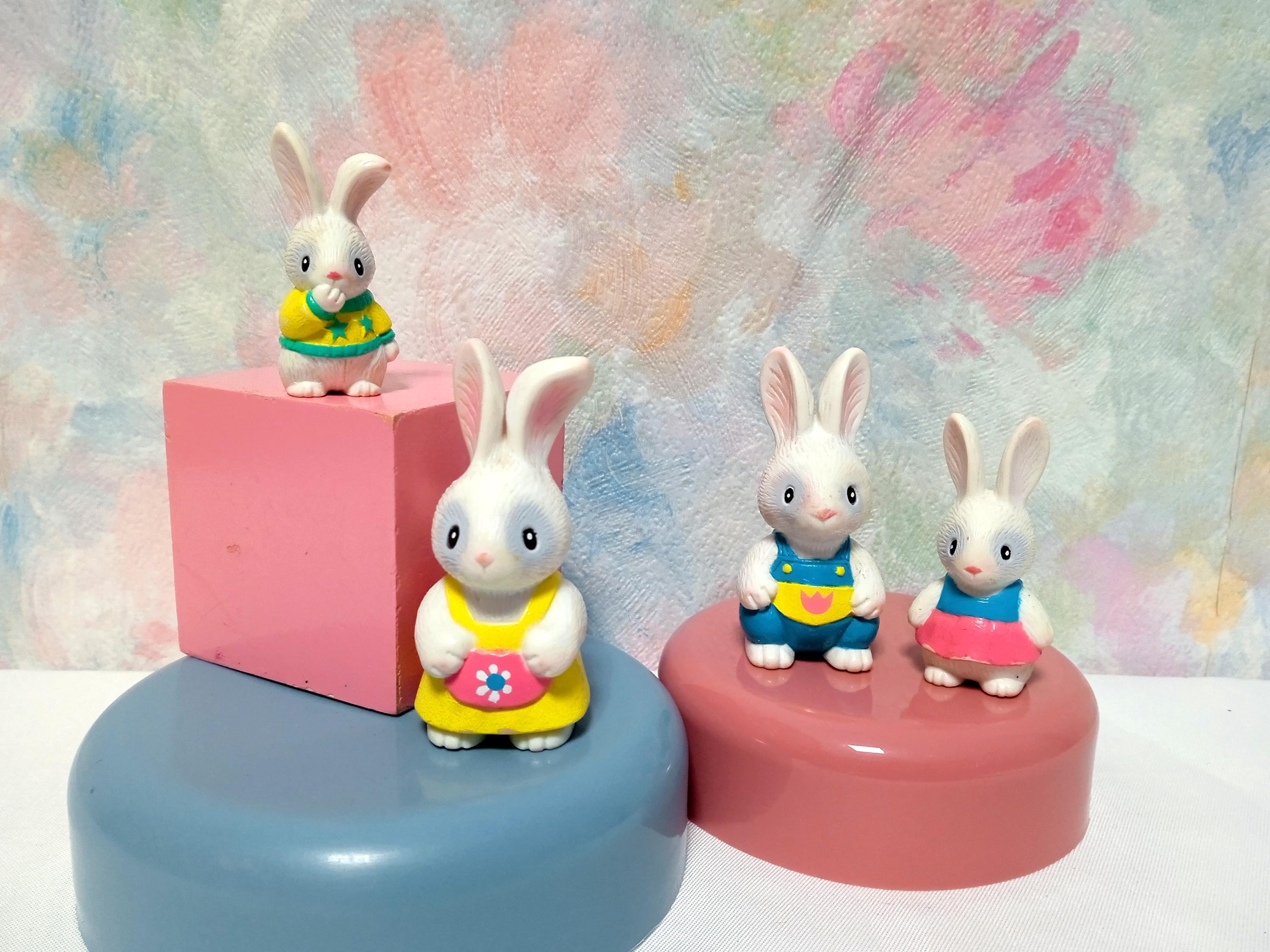 TOM'S DRAG LITTLE BETTY HARE うさぎの置物 Furry Families Takara Tomy Playmates Vintage 