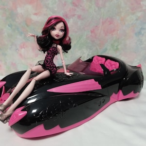 Monster High - Sweet 1600 Roadster with exclusive Draculaura - Mattel collectible doll vintage retro toy