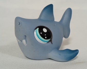 Littlest PetShop Hasbro figure Shark #2139 collectible retro toy Littlest Pet shop