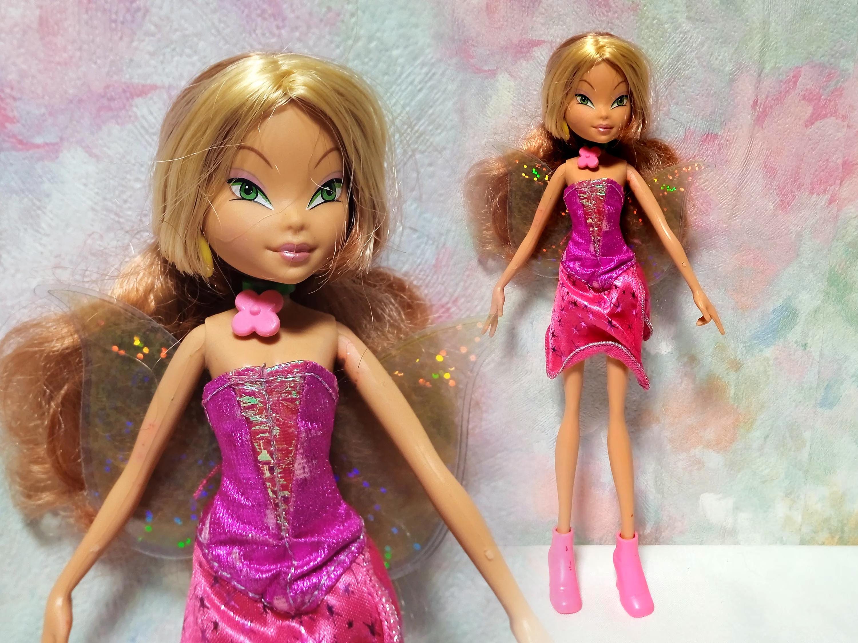 WINX CLUB ICONIC FLORA FASHION DOLL