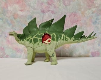 ジュラシックパーク ケナー ステゴサウルス トリケラトプス フィギュア