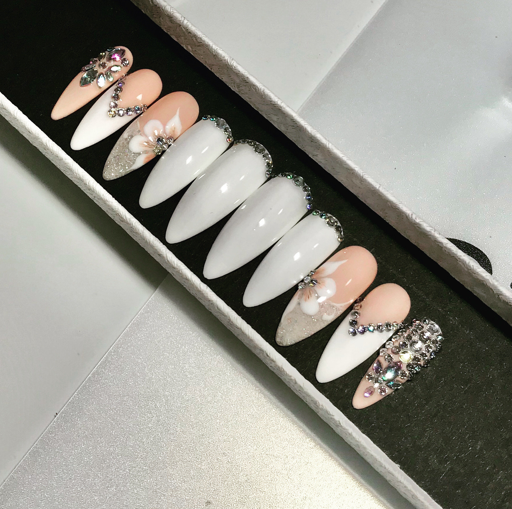 Luxury Press On Nails: And Claws - bx1it02